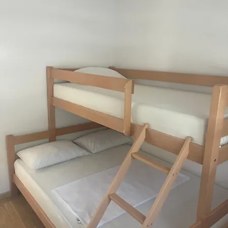 House And Pool Bajna Villa *