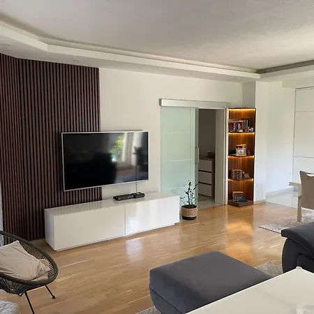 House And Pool Bajna 모스타르